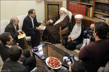 گزارش تصویری: دیدار وزیر بهداشت، درمان و آموزش پزشکی با حضرت آیت الله العظمی صافی گلپایگانی